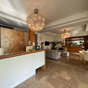 Mon Pays 3*, Riccione Italia